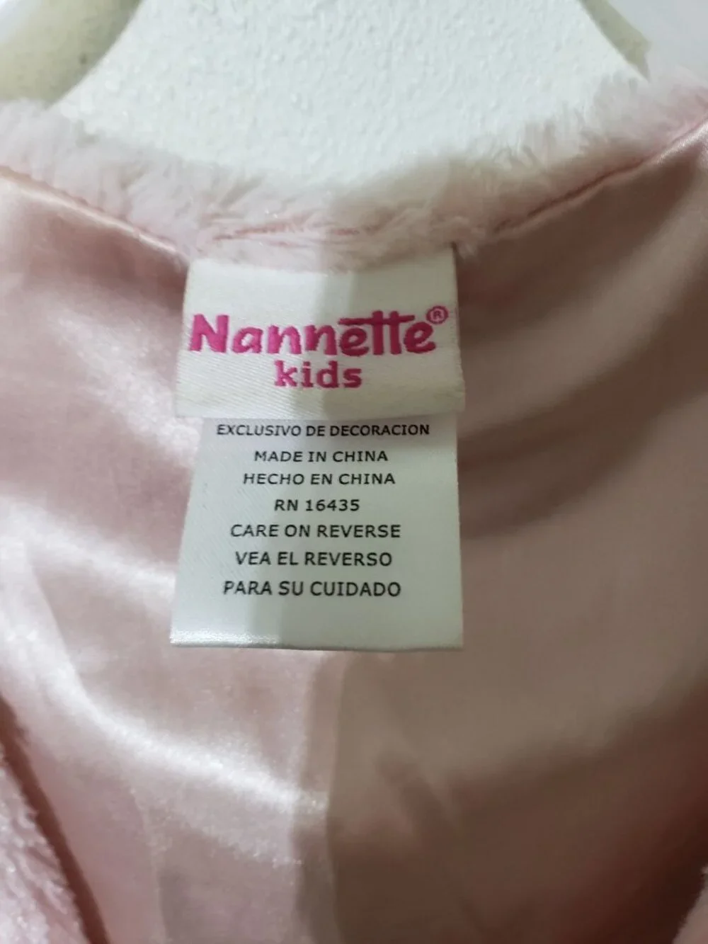 Nannette Kids girl's pink faux fur vest with flower, size 6
